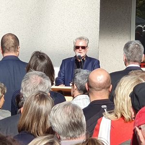 Begrüßung der Gäste beim Spatenstich der SG Weinstadt für das SGCube durch Herrn Silbernagel